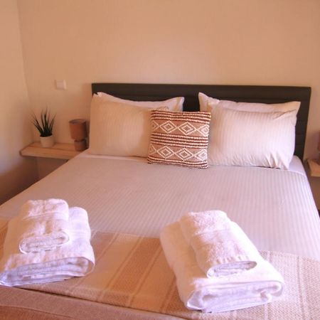 Vila Lobo Algarve ซานตา บาร์บารา เดอ เนกซ์ ภายนอก รูปภาพ